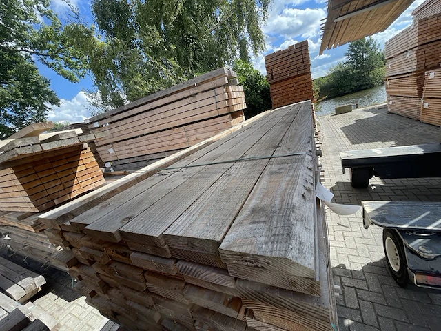 Ca. 97x douglas planken fijnbezaagd, 31x150mm, lengte 500cm - afbeelding 1 van  3