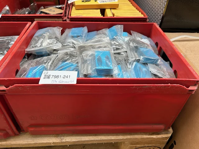 Ca. 97x gatenmal set met transportkratten - afbeelding 2 van  4