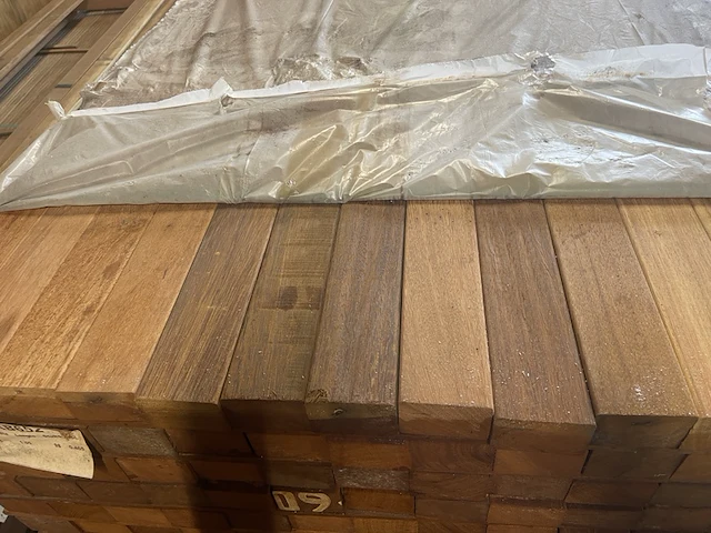Ca. 98x angelim pedra regels , 45x68mm, lengte 155cm - afbeelding 1 van  3