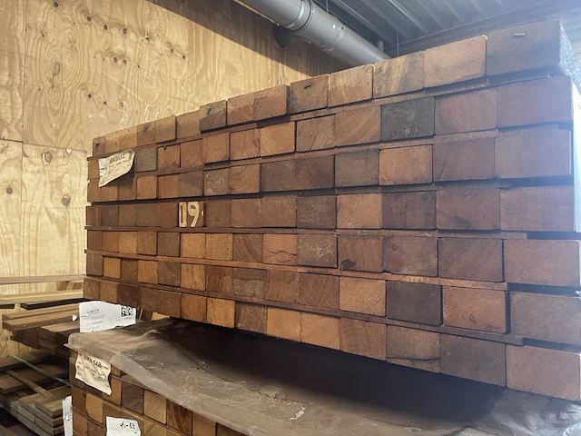 Ca. 98x angelim pedra regels , 45x68mm, lengte 155cm - afbeelding 3 van  3