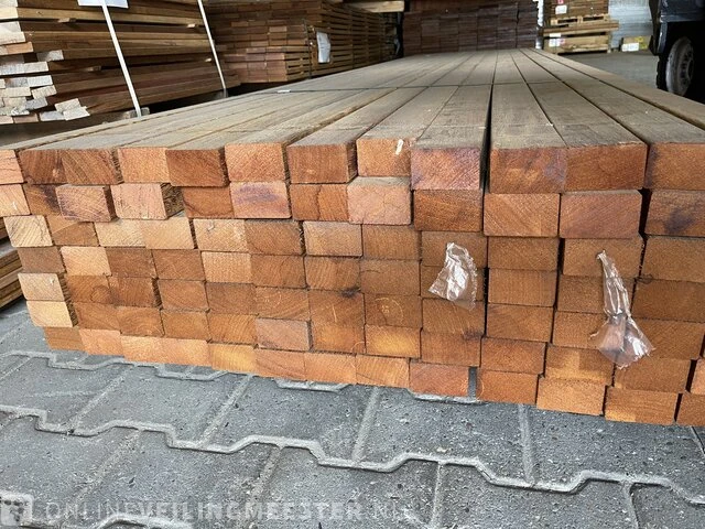 Ca. 9x makka kabbes hardhouten regels geschaafd, 42x68mm, lenghte 400cm - afbeelding 3 van  3