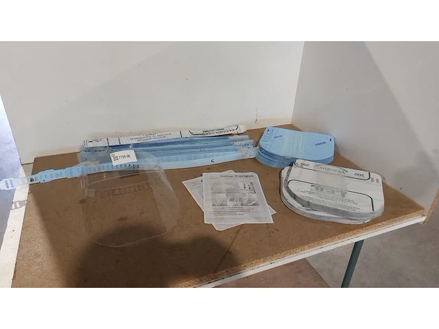 Ca.100x plexiglas gezichtsmasker dokter plexiglas - afbeelding 1 van  8