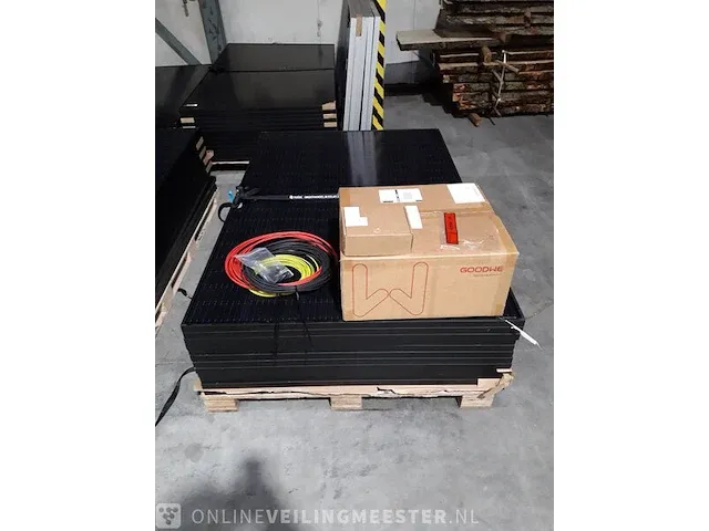 Ca.12x zonnepanelen longi solar, 400wp incl. 5000 dns 1 fase omvormer met wifi stick 15 meter bekabeling met stekkers, zwart, new old stock - afbeelding 2 van  2