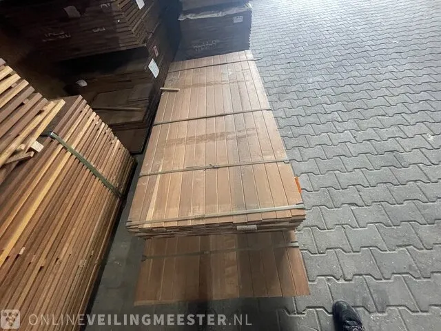 Ca,141x ipé hardhouten planken geschaafd , 21x70mm, lengte 104/155cm, 39/215cm - afbeelding 1 van  3