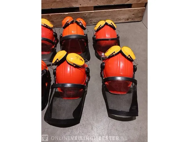 Ca.14x bosbouwhelm oa. stihl en peltor - afbeelding 2 van  5