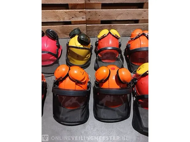 Ca.14x bosbouwhelm oa. stihl en peltor - afbeelding 3 van  5