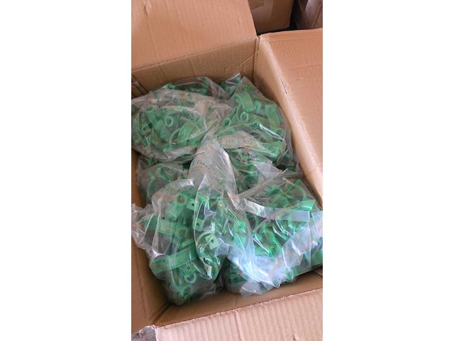 Ca.200x leidingzadels kunstof 50 mm ifan, groen, 2025 - afbeelding 3 van  6