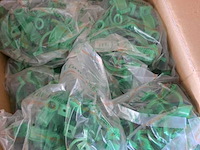 Ca.200x leidingzadels kunstof 50 mm ifan, groen, 2025 - afbeelding 3 van  6