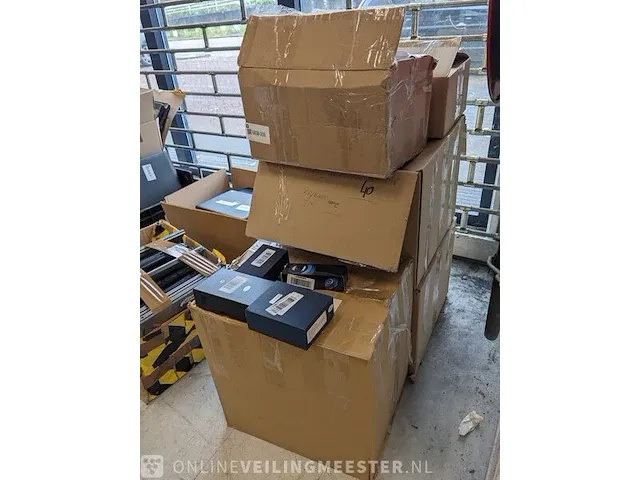 Ca.235x diverse camera's - afbeelding 1 van  8
