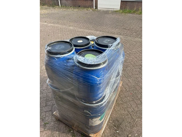 Ca.350x watergedragen muurverf en terpentine gedragen aflak brink molijn - afbeelding 2 van  5