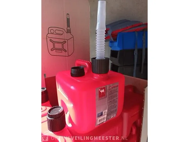 Ca.48x nieuwe jerrycans met schenktuit , rood - afbeelding 4 van  4