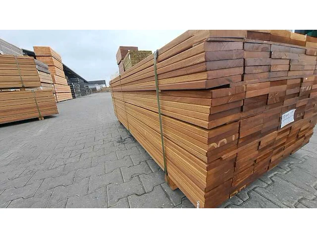 Ca.56x guyana teak hardhouten planken geschaafd 21x140mm, lengte 365cm, basralocus - afbeelding 3 van  3