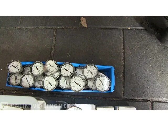 Ca.70x rvs manometers, messing aansluitingen, diverse formaten en meetbereiken manfred junnemann, diversen, rvs-messing - afbeelding 2 van  6