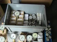 Ca.70x rvs manometers, messing aansluitingen, diverse formaten en meetbereiken manfred junnemann, diversen, rvs-messing - afbeelding 3 van  6