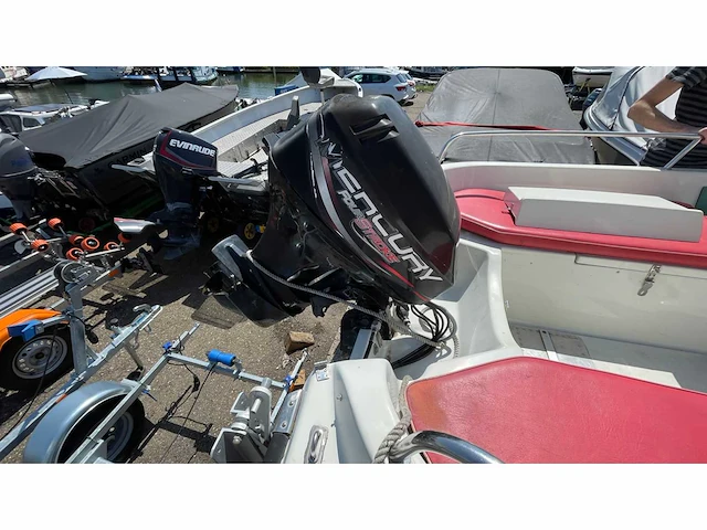 Cabin boat 40 hp mercury open deck consoleboot en visboot - afbeelding 9 van  10