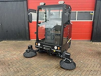 Cabine veegmachine, zelfrijdend - afbeelding 1 van  28