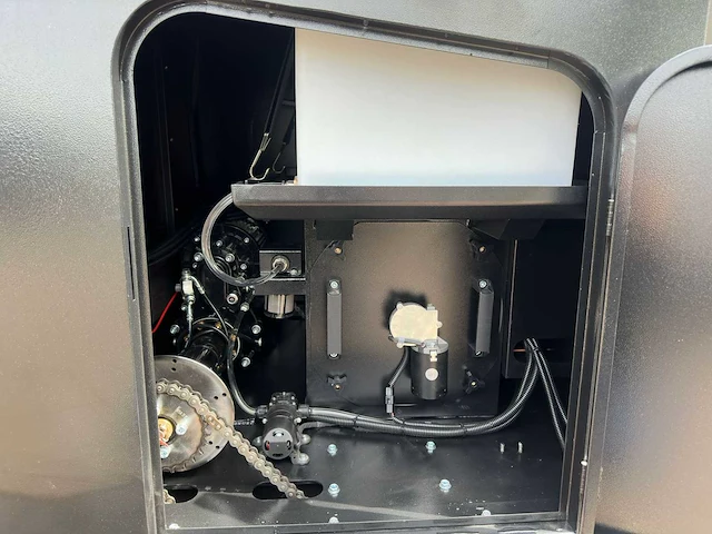 Cabine veegmachine, zelfrijdend - afbeelding 21 van  28