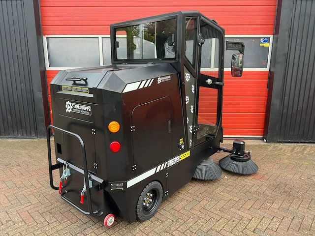 Cabine veegmachine, zelfrijdend - afbeelding 24 van  28