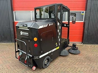 Cabine veegmachine, zelfrijdend - afbeelding 24 van  28