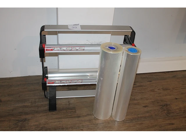 Cadeaupapier dispencer legro met twee rolhouders, breedte 58 cm en hoogte 55 cm en twee rollen folie. - afbeelding 1 van  3