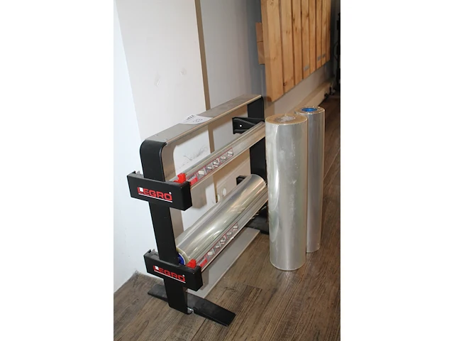 Cadeaupapier dispencer legro met twee rolhouders, breedte 58 cm en hoogte 55 cm en twee rollen folie. - afbeelding 2 van  3