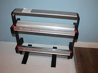 Cadeaupapier dispencer legro met twee rolhouders, breedte 58 cm en hoogte 55 cm. - afbeelding 1 van  3
