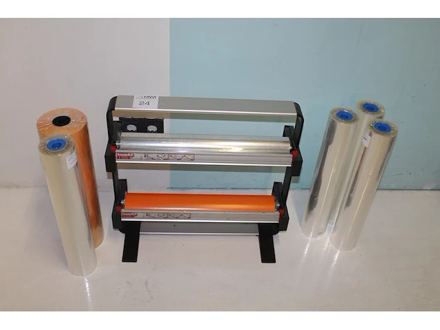 Pc-opstelling bestaande uit pc dell vpro precision 3460 met monitor lg 24 inch, toetsenbord en muis. servi... - afbeelding 1 van  4