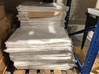 Cadeauverpakking gebleekt zijdepapier wit 20 grams. 50 x 75 cm. 480 vel per pak (45x) - afbeelding 4 van  5