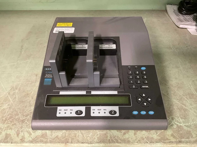 Cadex c7200 battery analyzer - afbeelding 2 van  4