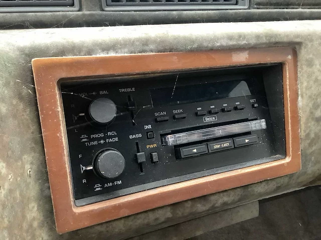 Cadillac - 1990 - fleetwood - personenauto - afbeelding 4 van  22
