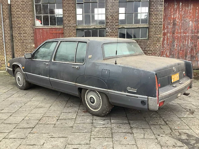 Cadillac - 1990 - fleetwood - personenauto - afbeelding 17 van  22