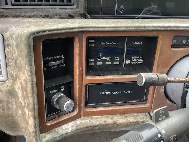 Cadillac - 1990 - fleetwood - personenauto - afbeelding 22 van  22