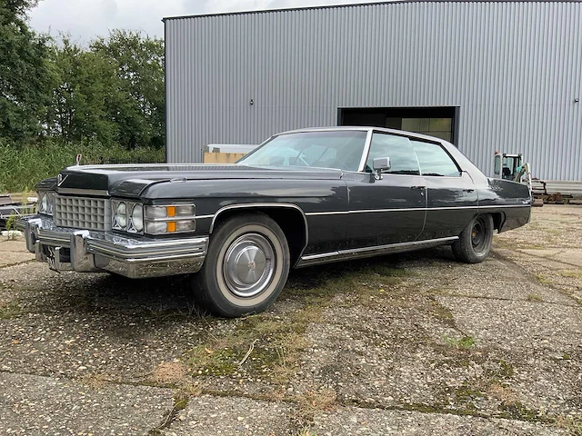 Cadillac - de ville - 6 cd 69 sedan - oldtimer - 1974 - afbeelding 1 van  36