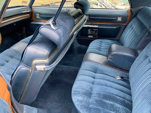Cadillac - de ville - 6 cd 69 sedan - oldtimer - 1974 - afbeelding 14 van  36