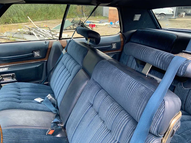 Cadillac - de ville - 6 cd 69 sedan - oldtimer - 1974 - afbeelding 15 van  36