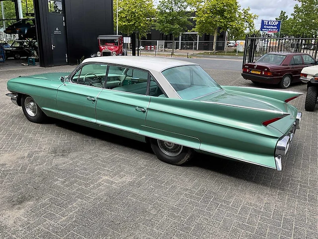 Cadillac - sedan de ville - oldtimer - afbeelding 14 van  20
