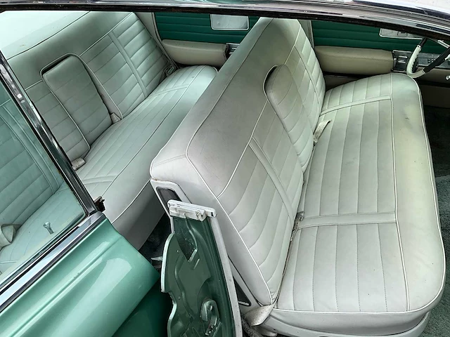 Cadillac - sedan de ville - oldtimer - afbeelding 18 van  20