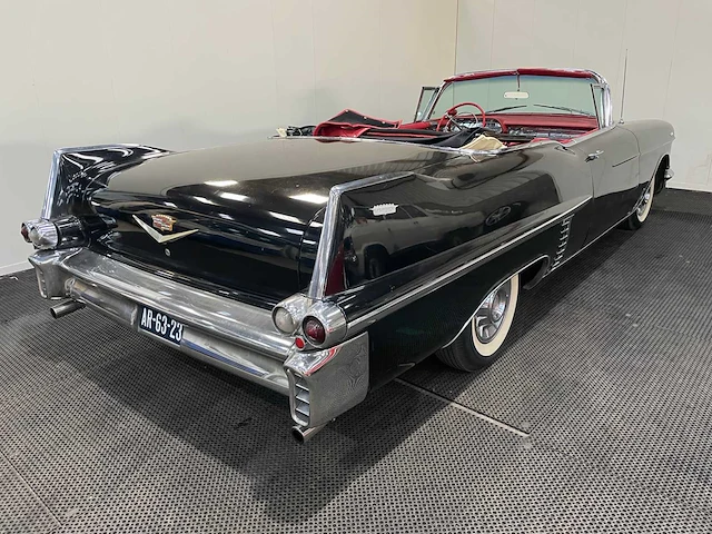 Cadillac - series 62 convertible - oldtimer - 1957 - afbeelding 5 van  39
