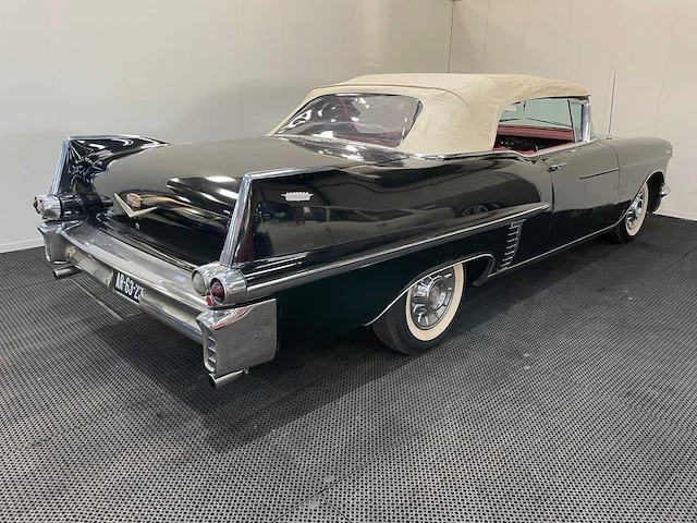 Cadillac - series 62 convertible - oldtimer - 1957 - afbeelding 6 van  39