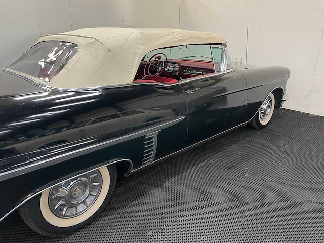 Cadillac - series 62 convertible - oldtimer - 1957 - afbeelding 8 van  39