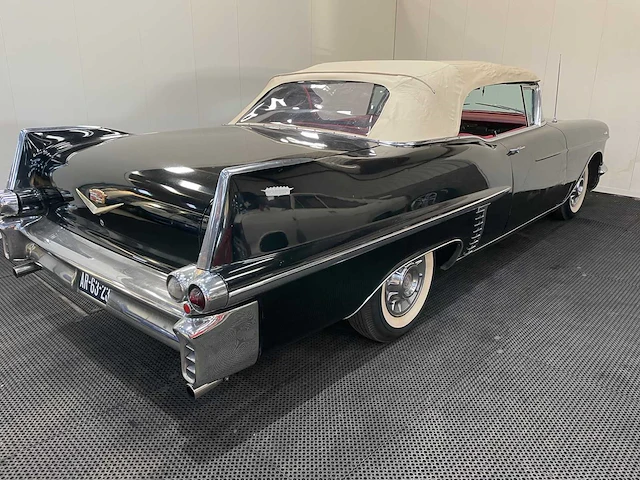 Cadillac - series 62 convertible - oldtimer - 1957 - afbeelding 9 van  39