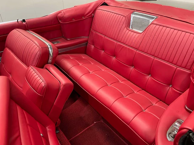 Cadillac - series 62 convertible - oldtimer - 1957 - afbeelding 19 van  39