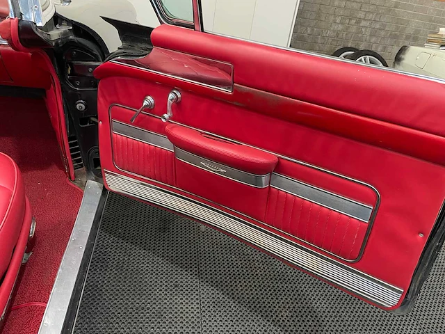 Cadillac - series 62 convertible - oldtimer - 1957 - afbeelding 24 van  39