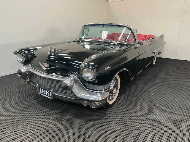 Cadillac - series 62 convertible - oldtimer - 1957 - afbeelding 23 van  39