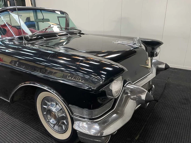 Cadillac - series 62 convertible - oldtimer - 1957 - afbeelding 37 van  39