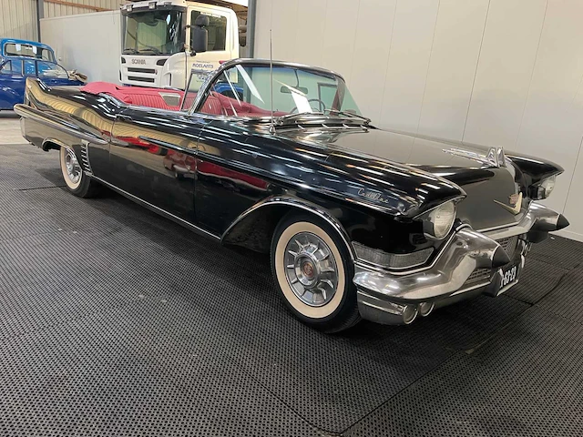 Cadillac - series 62 convertible - oldtimer - 1957 - afbeelding 38 van  39