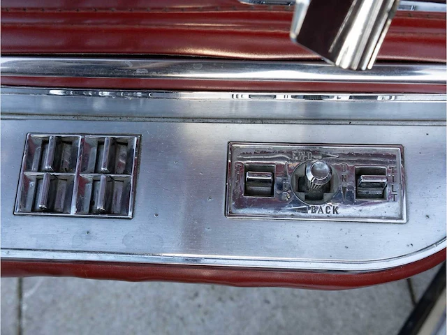 Cadillac coupe de ville cabriolet automaat 1962 oldtimer - afbeelding 32 van  46