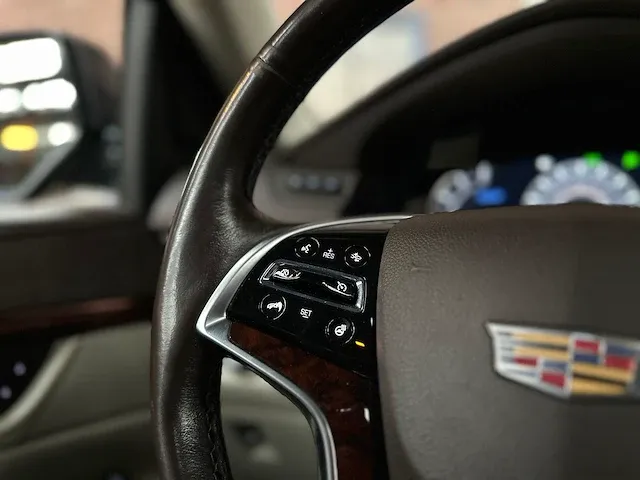 Cadillac escalade esv premium xl 6.2 v8 426pk 8-persoons 2016 (origineel nederlands), ht-450-p - afbeelding 35 van  85