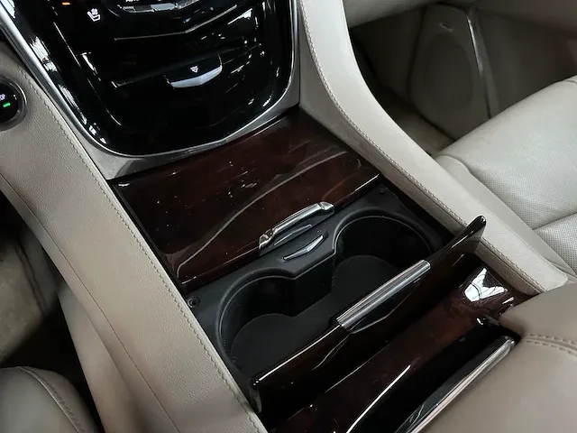 Cadillac escalade esv premium xl 6.2 v8 426pk 8-persoons 2016 (origineel nederlands), ht-450-p - afbeelding 41 van  85