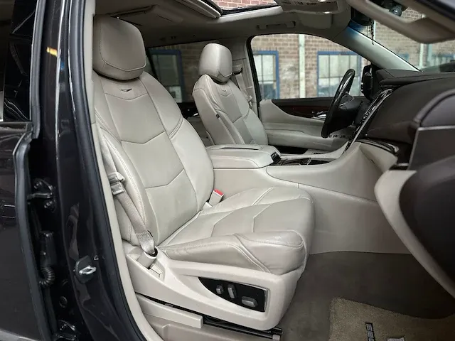 Cadillac escalade esv premium xl 6.2 v8 426pk 8-persoons 2016 (origineel nederlands), ht-450-p - afbeelding 70 van  85